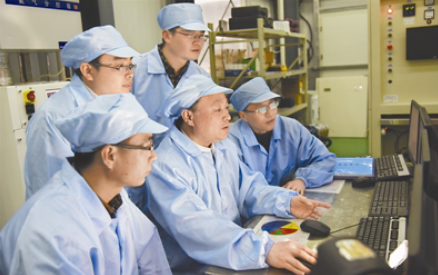 江西重獎江風(fēng)益團隊1000萬